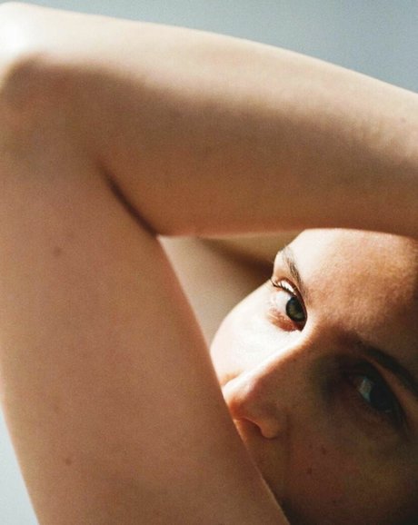 Laetitia Casta model free gallery