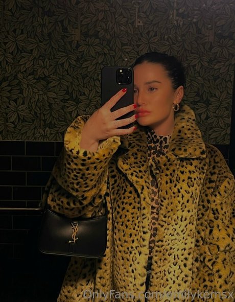 emilykernsx model nudes gallery