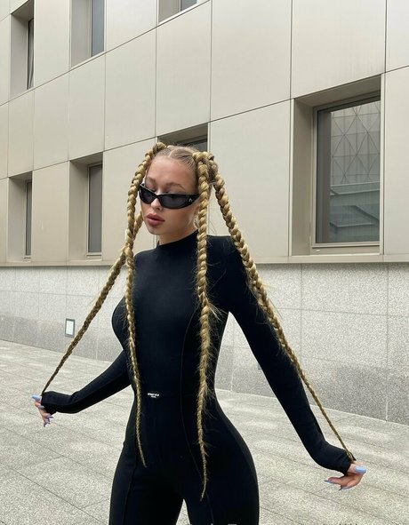 elllleeee hd star pic