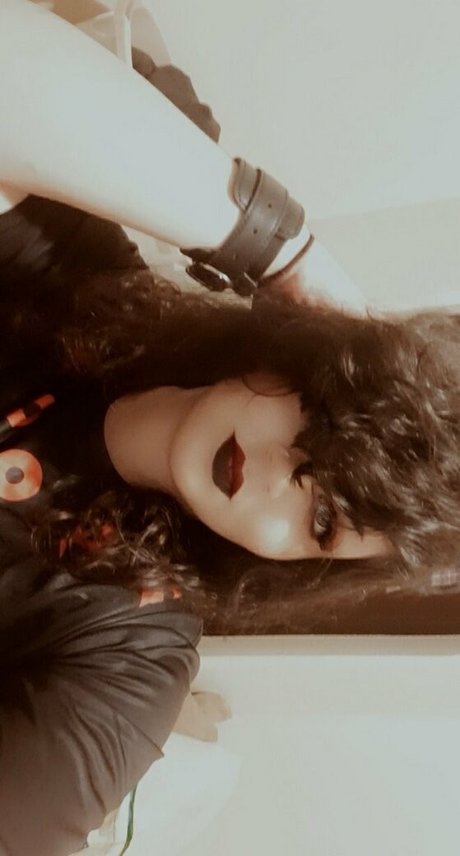 amy insanity model nude pictures