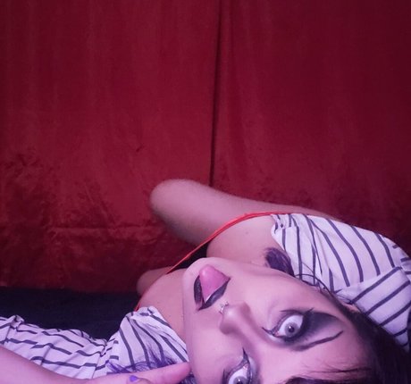 witchhunny star exclusive photo