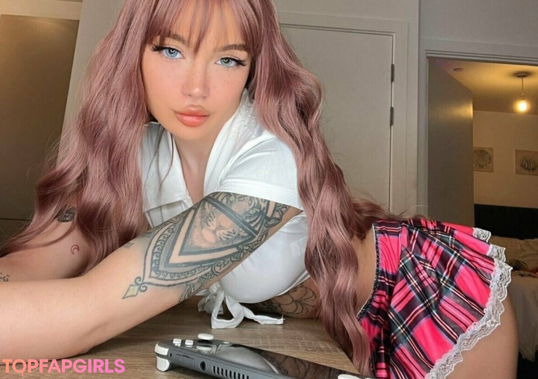 babylolaw nudes model pic