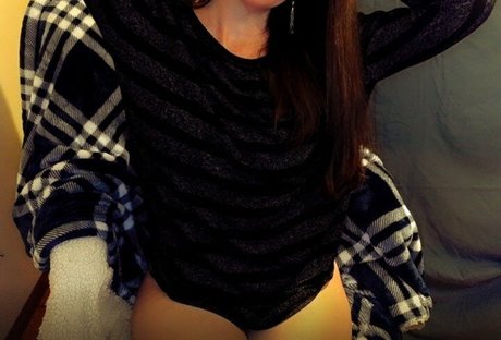 Molly Nova model free picture