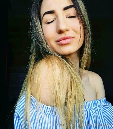 emilyon pornstar free gallery
