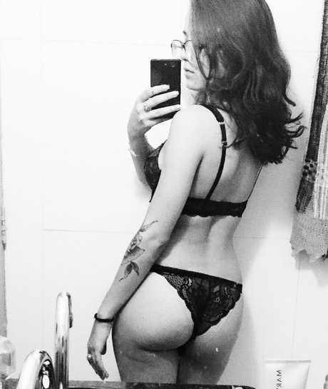 betinices sex model gallery