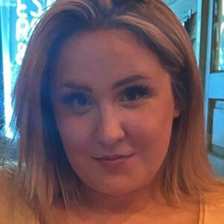 amateur milf onlyfans pornographic picture