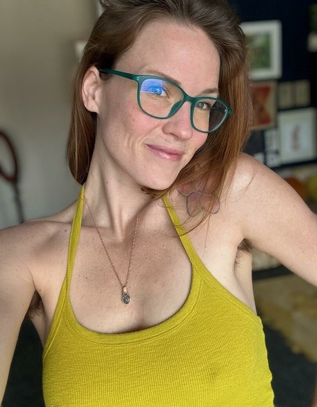 Skyra Fox free actress galleries