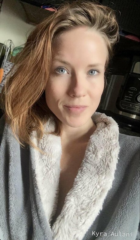 Skyra Fox model nice pics