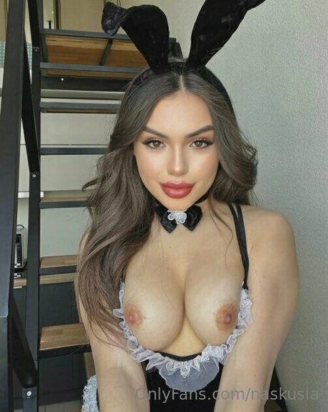 naskusia erotic model pictures