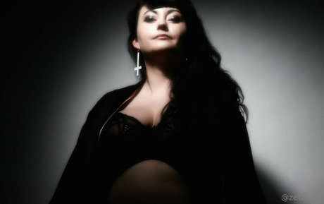 payzeta erotic model pic