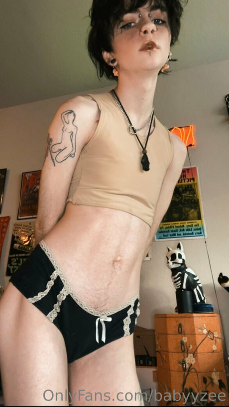 Babyyzee model adult images