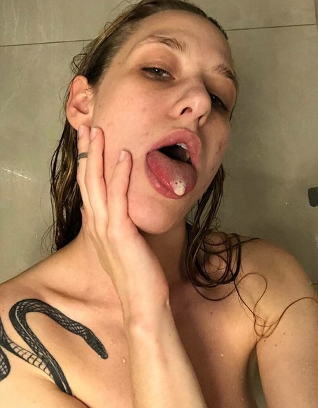 Dina Lewd nude thumbnail