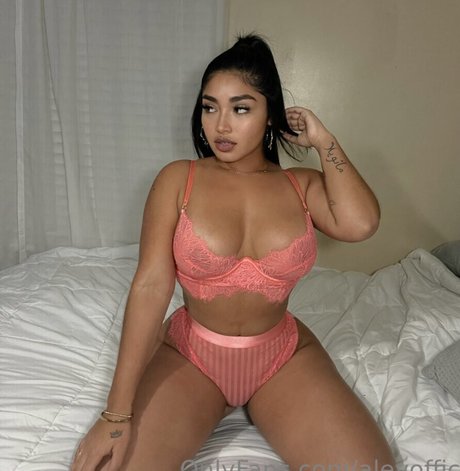 Alejandra Velasquez star hot picture