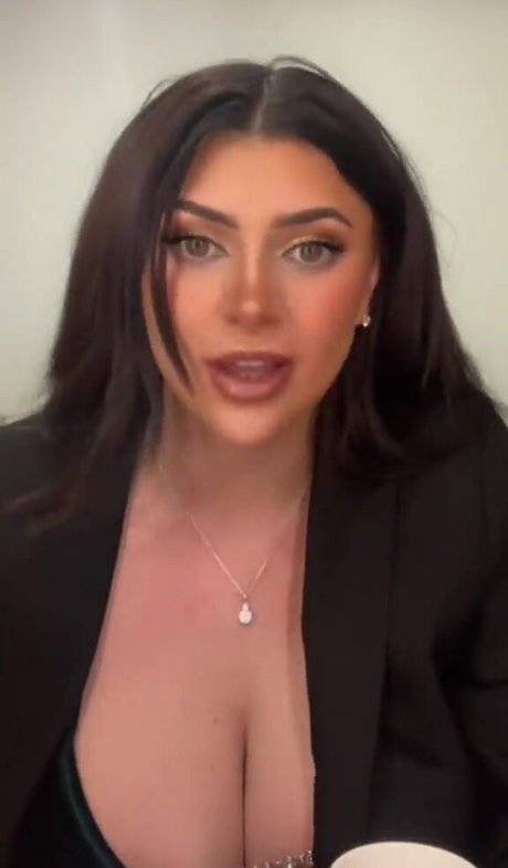 busty mom onlyfans nudes img