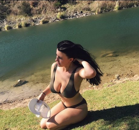 Bec Danaher nude thumbnail