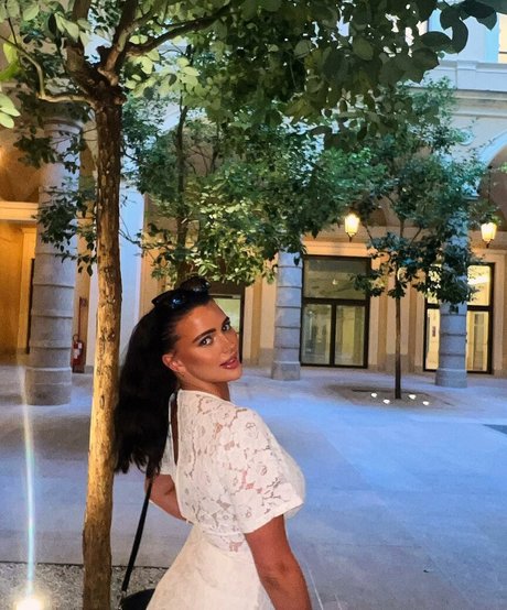 Bec Danaher art star archive