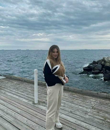 Talisnova free model pictures