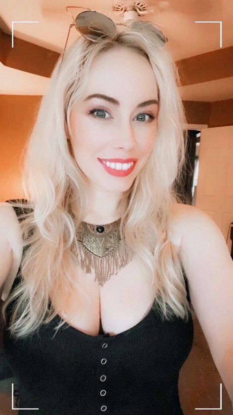 malloypanda porn actress picture