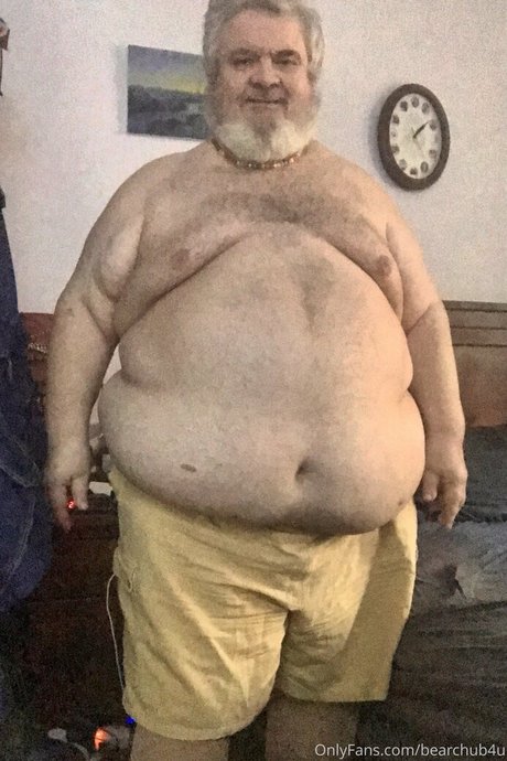 bearchub4u hot model image