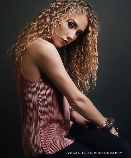 Kendall Ripetta model high quality img