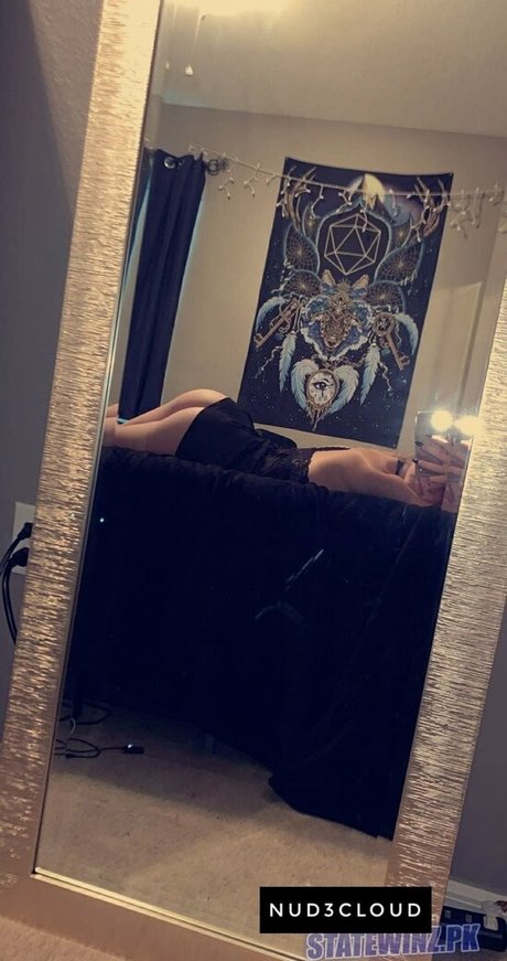 lesbian feet onlyfans naked picture