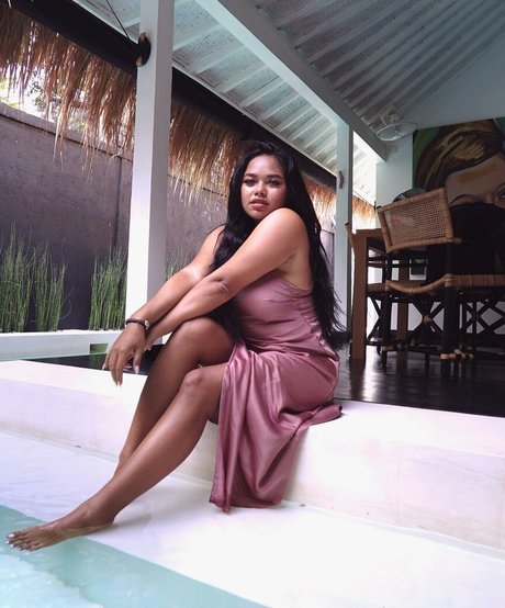 curvymoanaaa pornstar high quality images