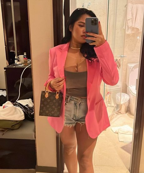 curvymoanaaa model pretty photo