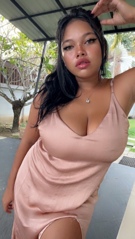 curvymoanaaa porn actress pictures