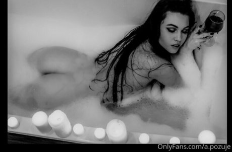 a pozuje sexy pornstar pictures