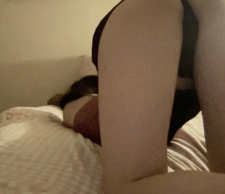 girl on girl onlyfans hot sexy pic