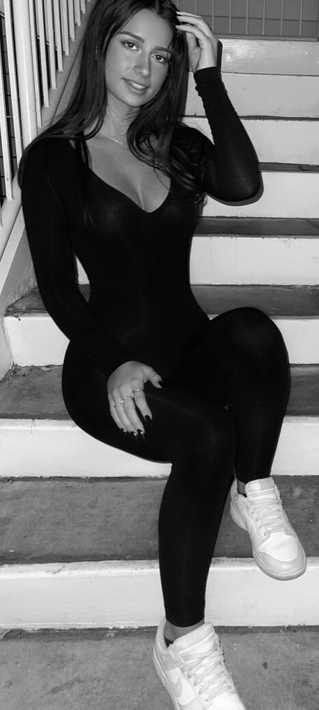 Emma Trout nice model pic