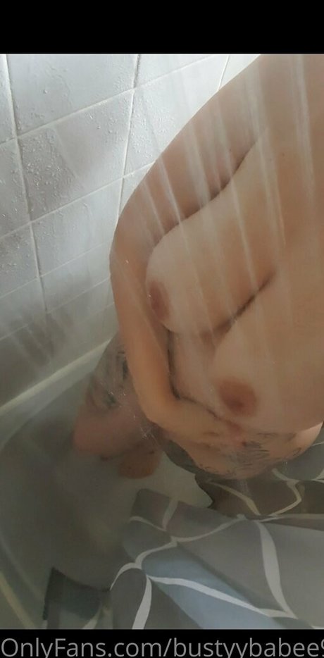 bustyybabee92 adult model images