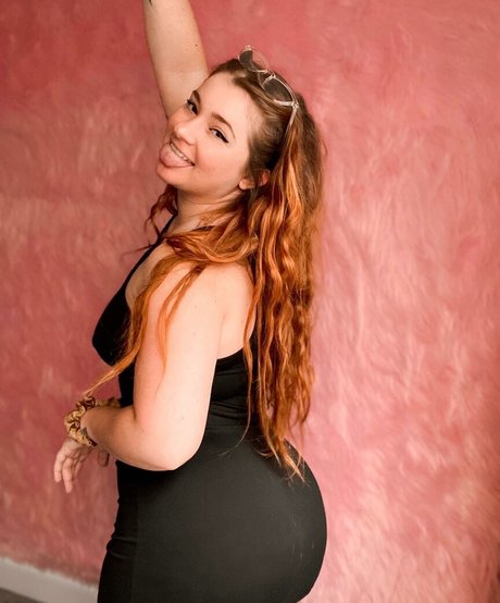 Peachez and Screamz sexy actress galleries