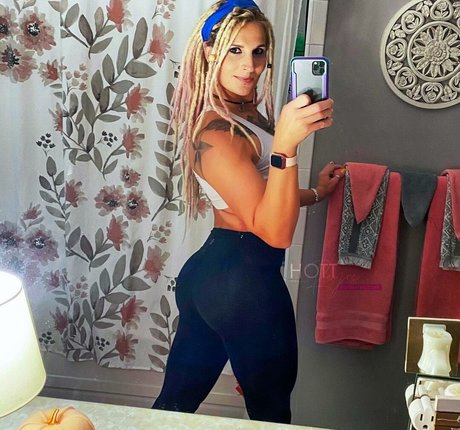 Hottrayne star sex pic