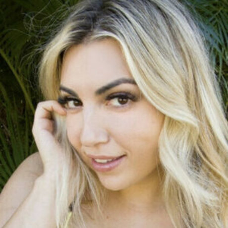 Gabbynikolle star hot img