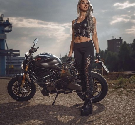 Farbenfuchs pornstar beautiful img