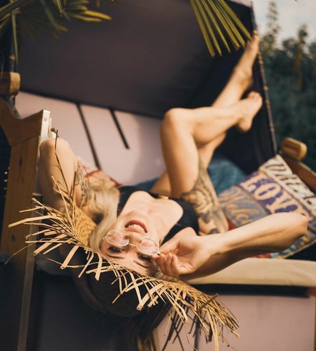 Farbenfuchs nice actress gallery