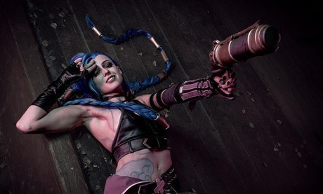 Farbenfuchs model naked pictures