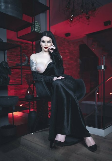 AlissaNoir hot model archive