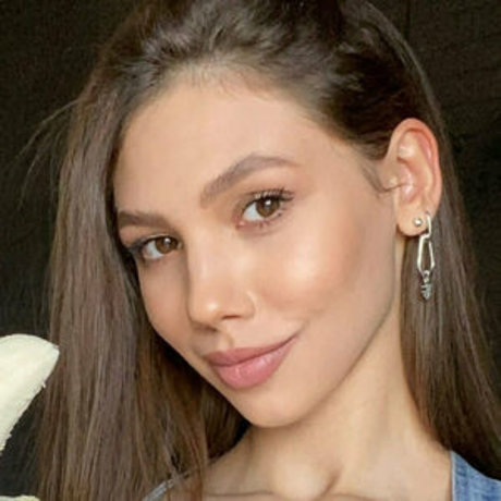 mia cutest nude model picture