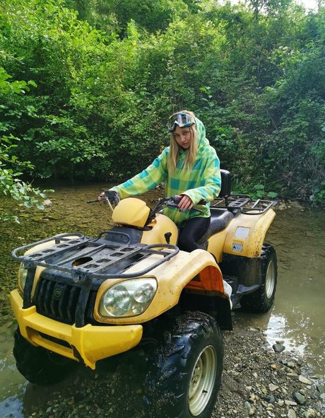 christine live nudes actress galleries