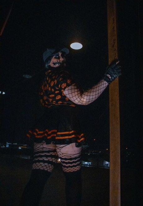 CloverCosplays art model images