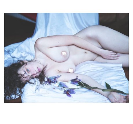 Noa The Model nudes model image