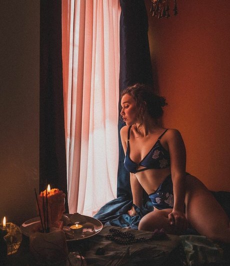 Noa The Model pornstar art pics