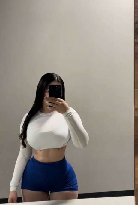 Ixmonica profile pic