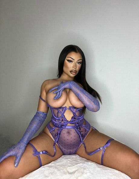 Hollyydollyy star top photos