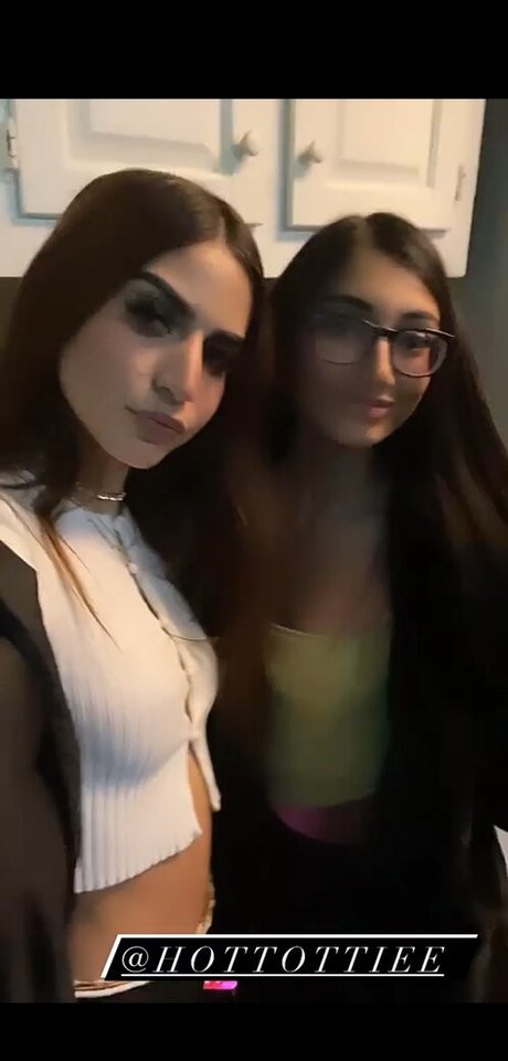 Hot Tottie sexy star pictures