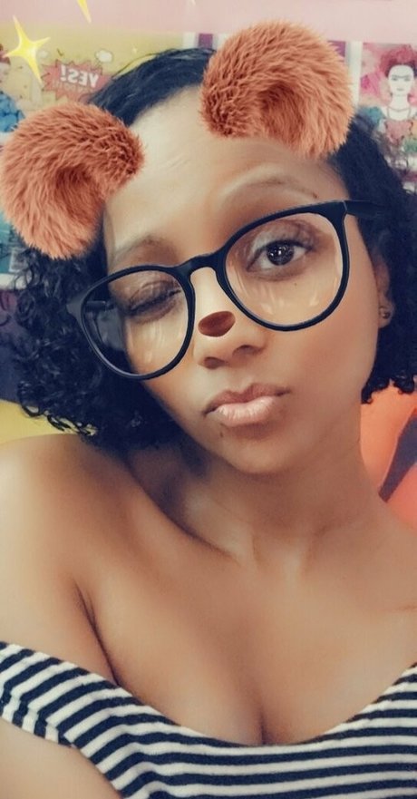 lisasubqueen pornstar naked photos