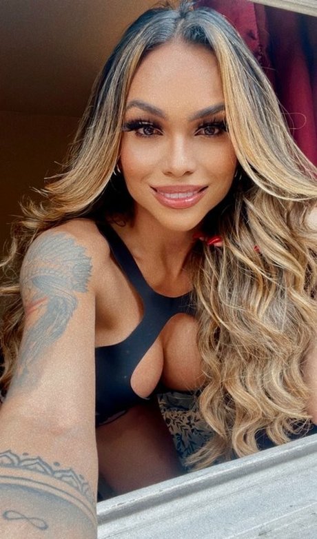 Nauana Lima porn model photo