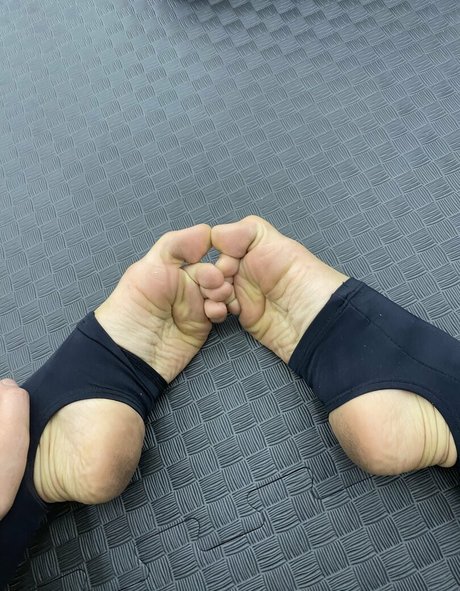 lesbian feet onlyfans top image